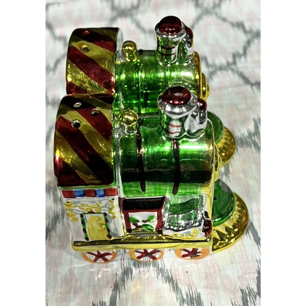 metalic colorful train salt and pepper set
